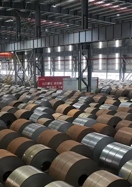 Chapas e bobinas de aço laminadas a quente, decapadas e oleadas